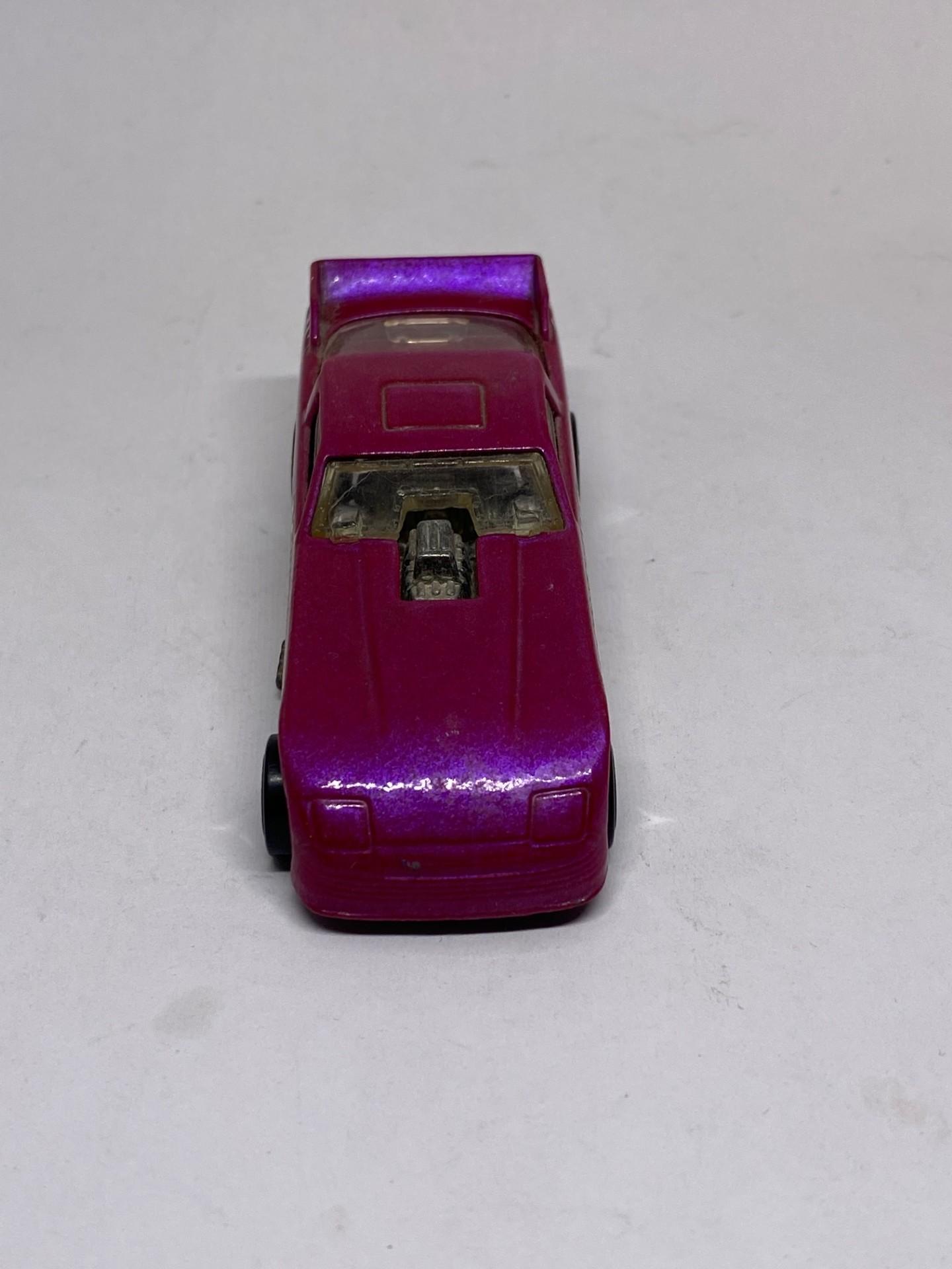 Hotwheels 1977  - "Bonneville Bullet" dragster - flip-up body - purple view 3